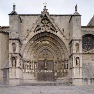 Puerta de los apóstoles. Basílica Arciprestal de Santa María.