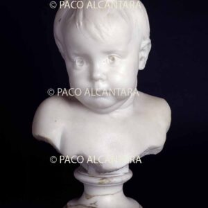 Busto de su sobrino.