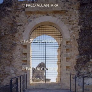 Puerta de entrada al castillo.