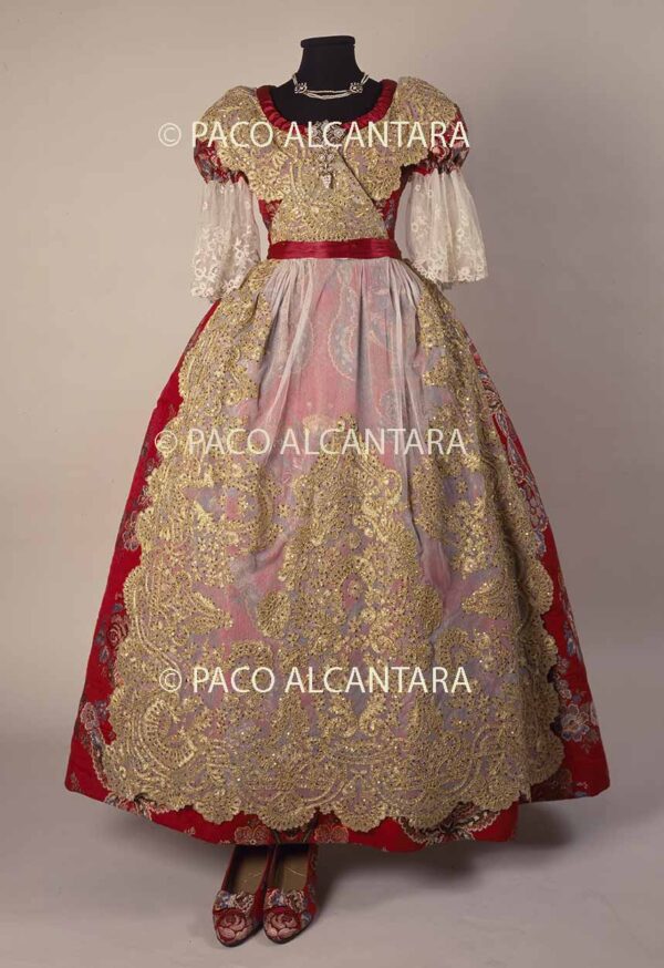 Traje festivo de valenciana (cuerpo y falda).