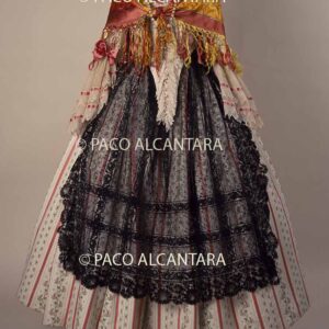 Traje femenino del S. XVIII.