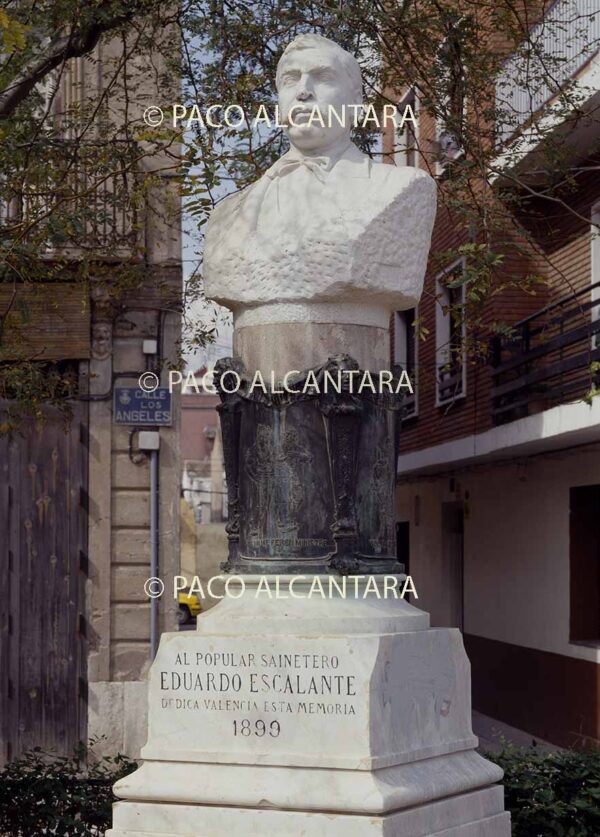 Monumento a Eduardo Escalante.